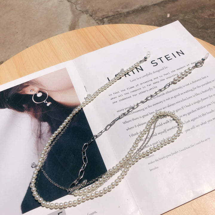 Elegant Pearl Accented Eyewear Chain Stornfield