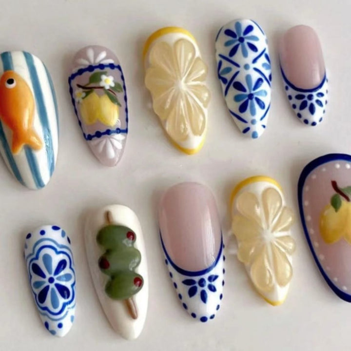 Artistic Floral and Star-Embellished Press-On Nail Set Stornfield