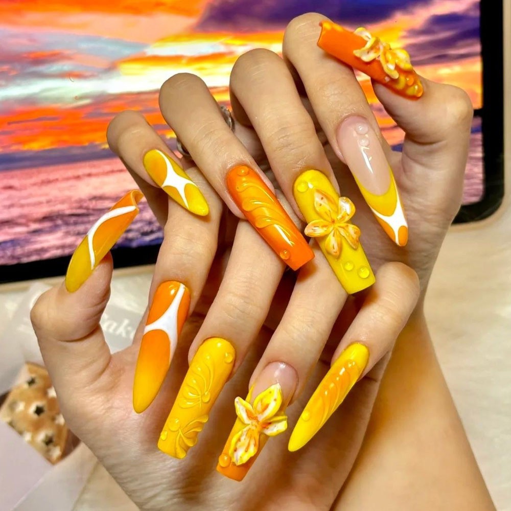 Elegant Artificial Nails with Botanical Designs Stornfield