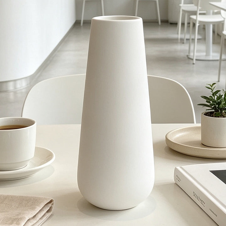 Minimalist Ceramic Decorative Vase Stornfeild