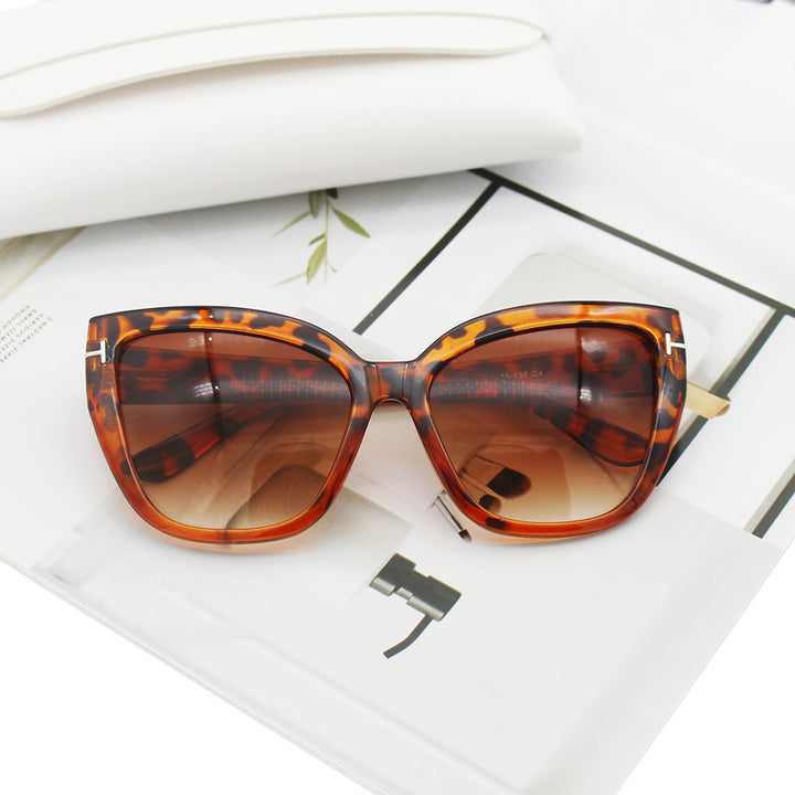Women's Cat-Eye Sunglasses with Elegant Accents Stornfield