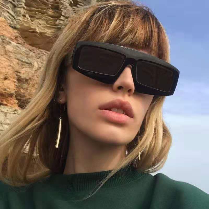 Women futuristic sunglasses in chunky design Stornfield