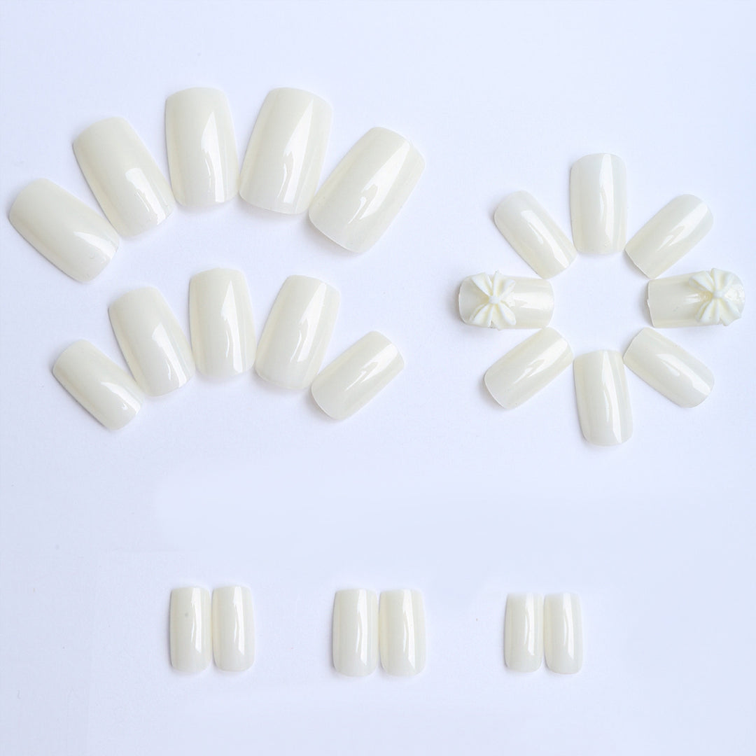Artificial Fingernails with Elegant 3D Bow Design Stornfield