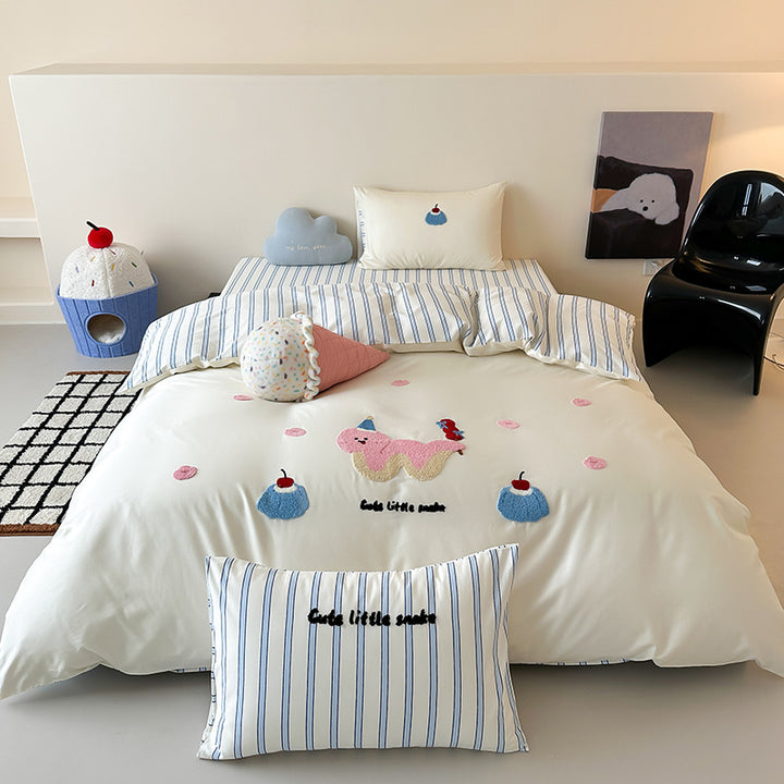 Embroidered Cotton Sateen Duvet Cover Set with Appliqué Bunnies and Polka Dot Pillowcases