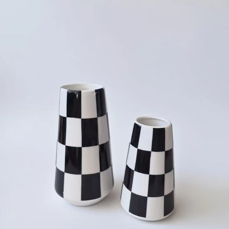 Chic Checkerboard Pattern Ceramic Vase Stornfeild
