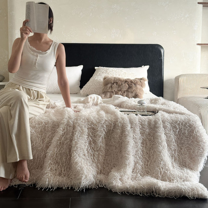 Luxurious Shaggy Faux Fur Bed Throw Blanket
