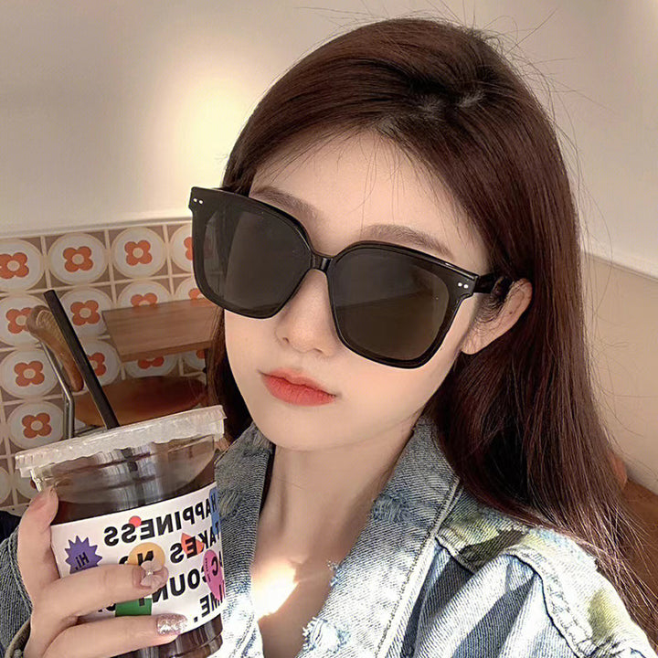Ladies fashionable sunglasses with striking frame and UV protection Stornfield