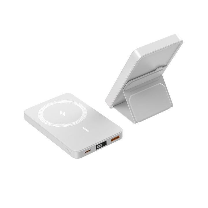 Portable Magsafe Powerbank with Integrated Stand and Digital Power Display Stornfield