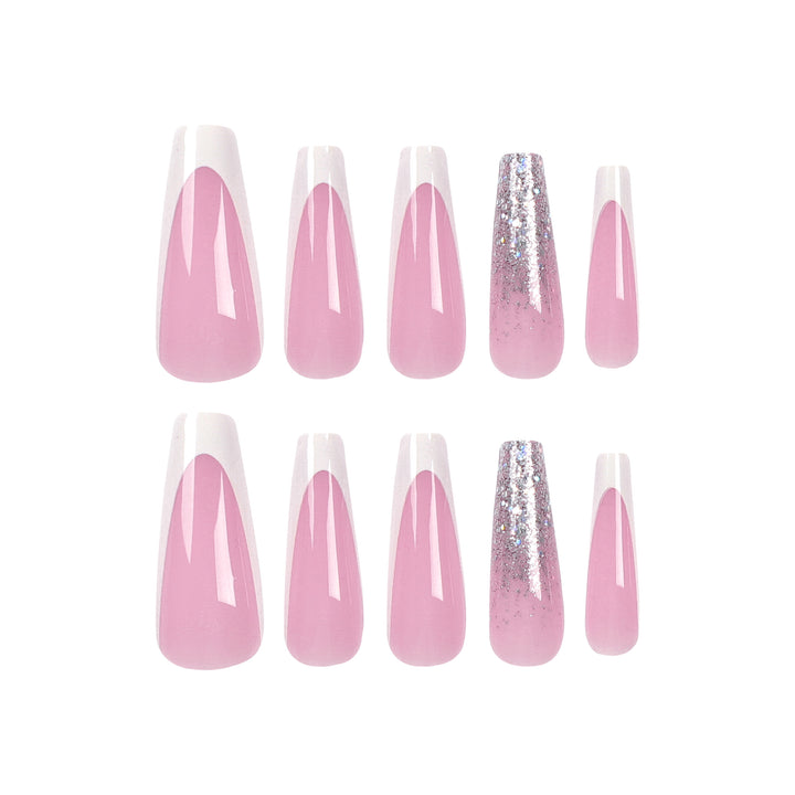 Elegant and Sparkling Nail Art Stornfield