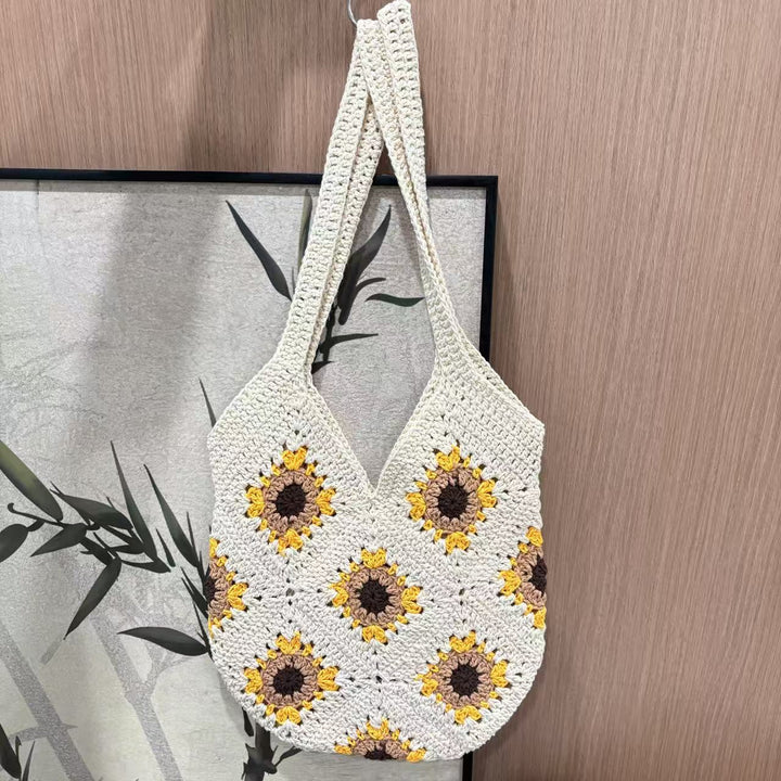 Handmade macrame bag with sunflower motif Stornfield