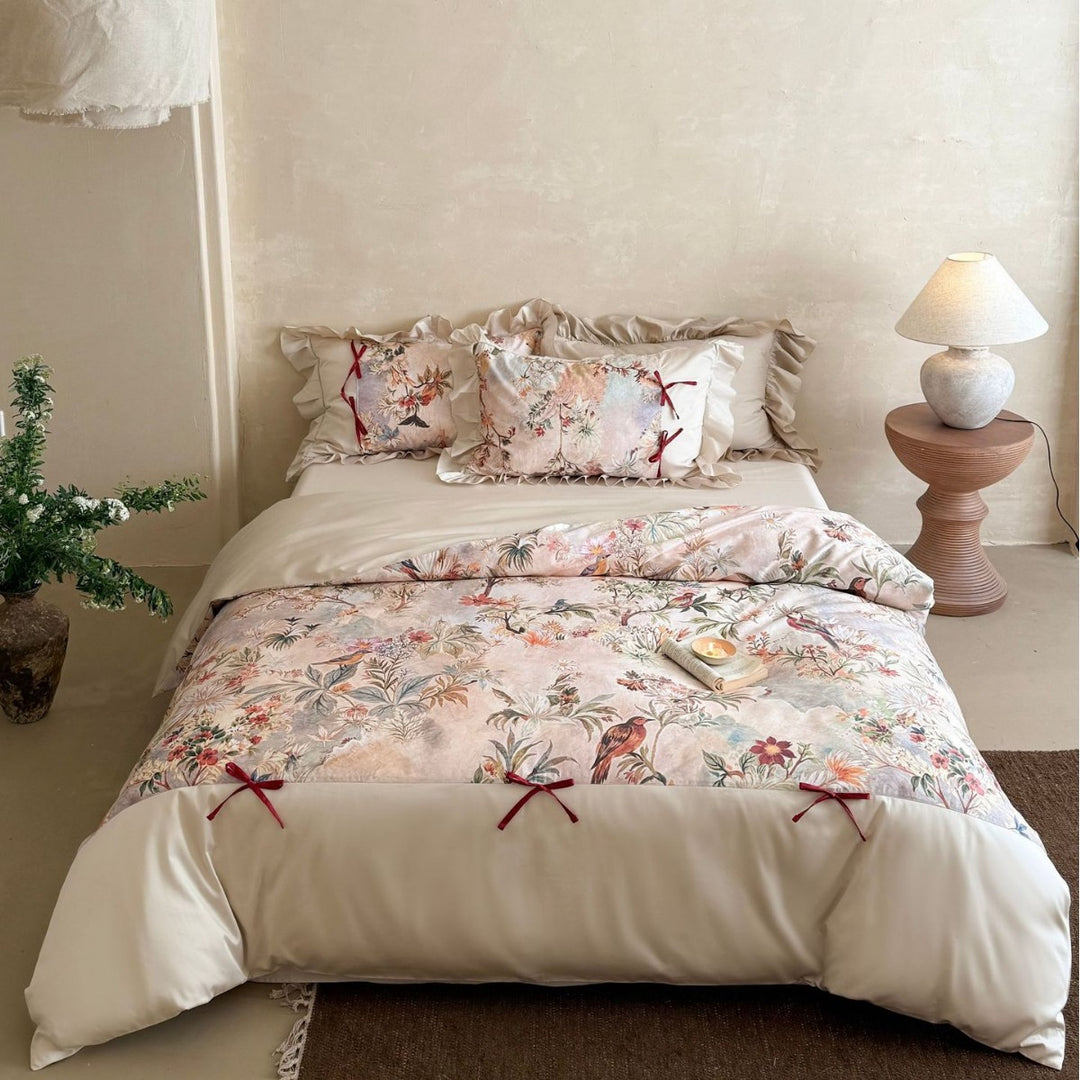 Bedding set with floral vintage linen look, ruffled pillow and bow tie