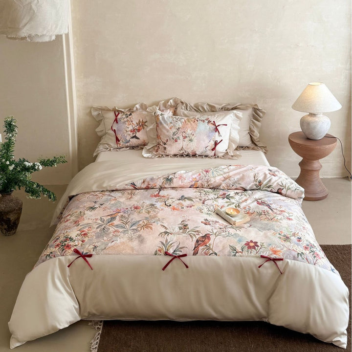 Bedding set with floral vintage linen look, ruffled pillow and bow tie