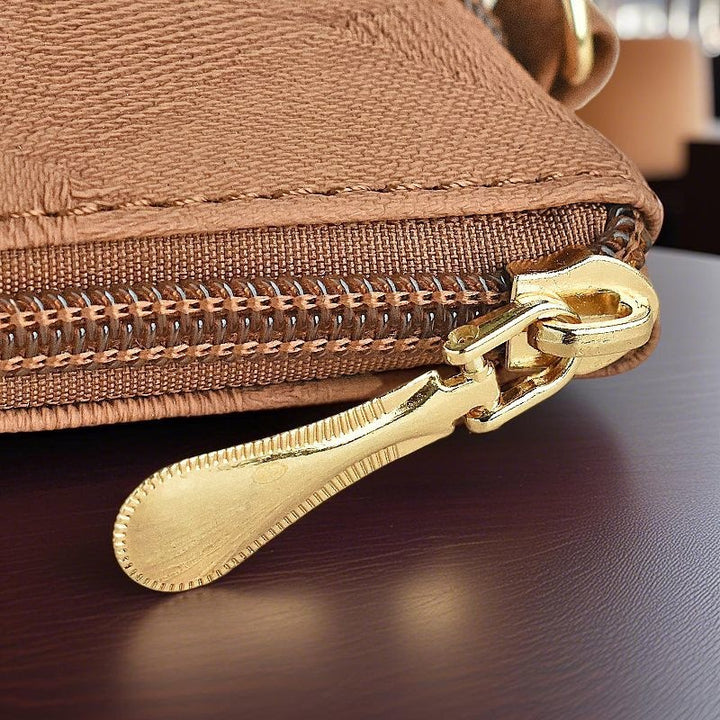 Elegant Clutch With Practical Zipper Stornfield