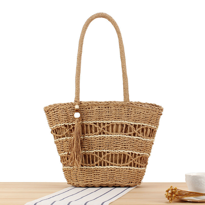 Handmade tote bag with decorative fringes Stornfield