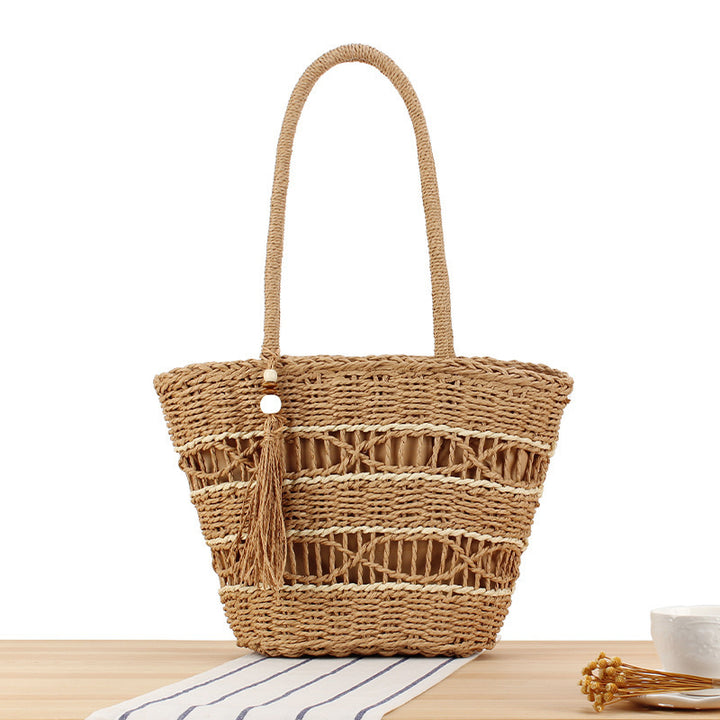 Handmade tote bag with decorative fringes Stornfield