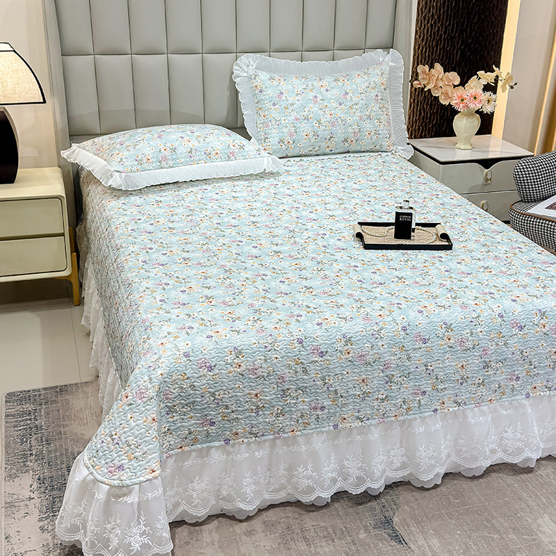 Floral Pattern Quilted Bedding Set
