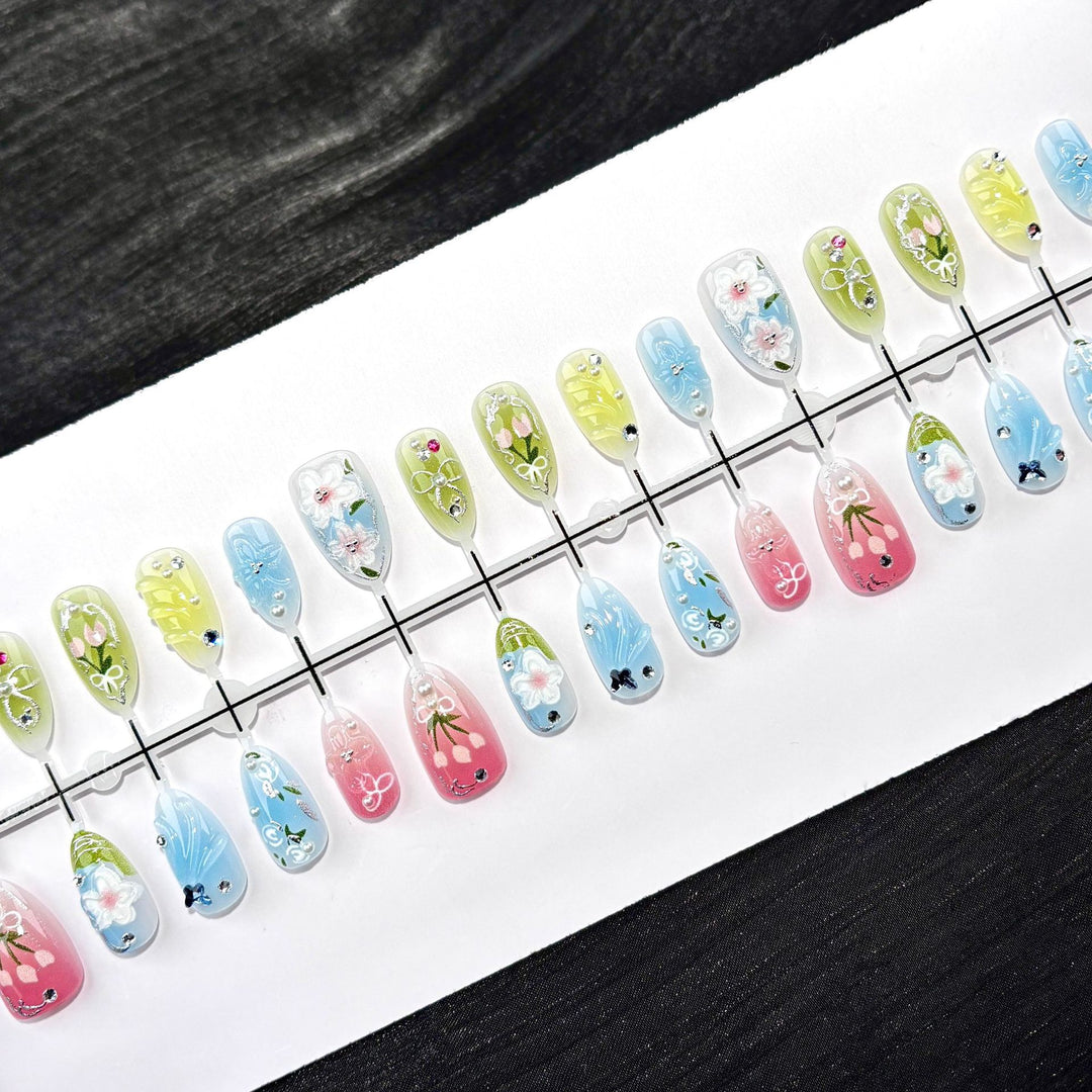 Elegant Polka Dot and Lace Press-On Nail Set