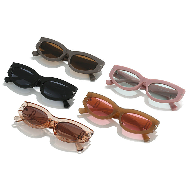 Retro-Inspired Cat-Eye Sunglasses with Bold Frame Stornfield