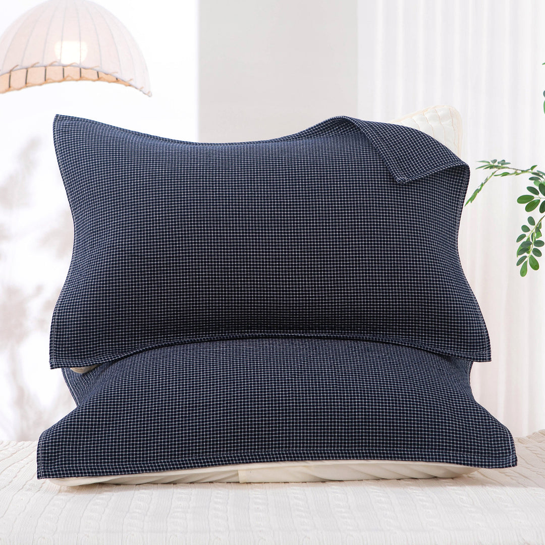 Women's pillowcase with delicate floral motif Stornfield