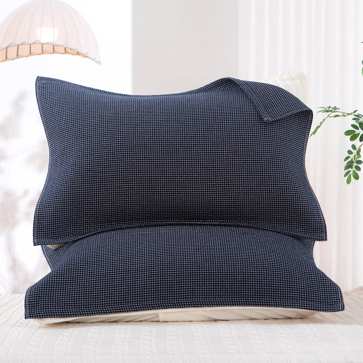 Women's pillowcase with delicate floral motif Stornfield