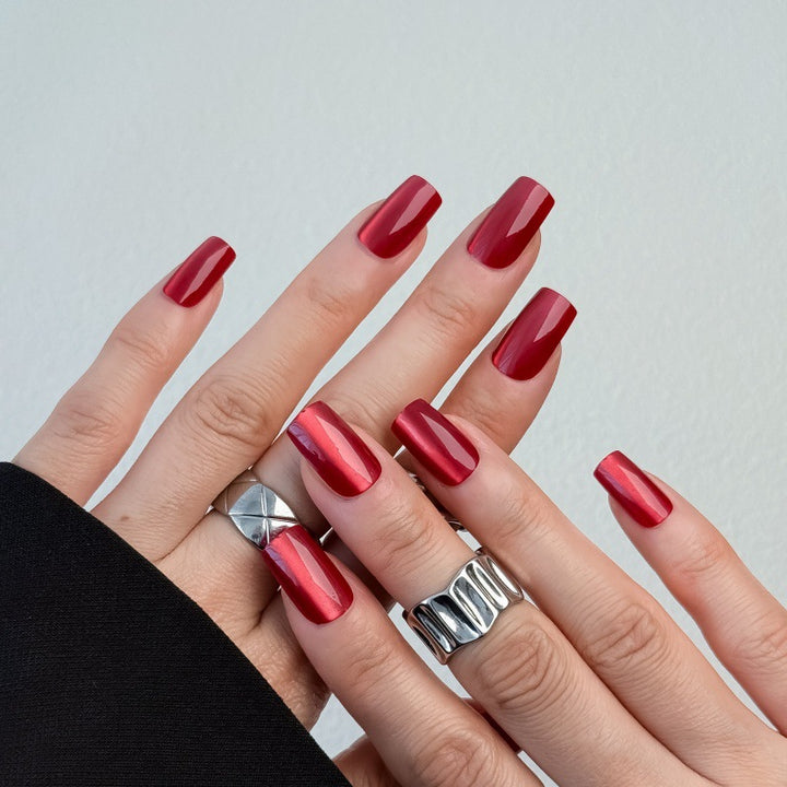 High-gloss artificial nails with modern design Stornfield