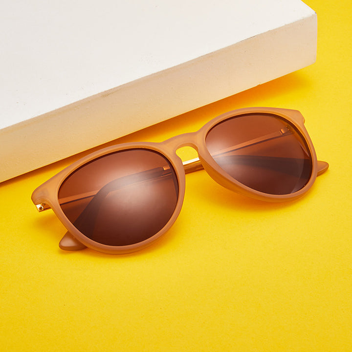 Women's fashionable and elegant sunglasses with high-quality plastic frame and mirrored lenses Stornfield
