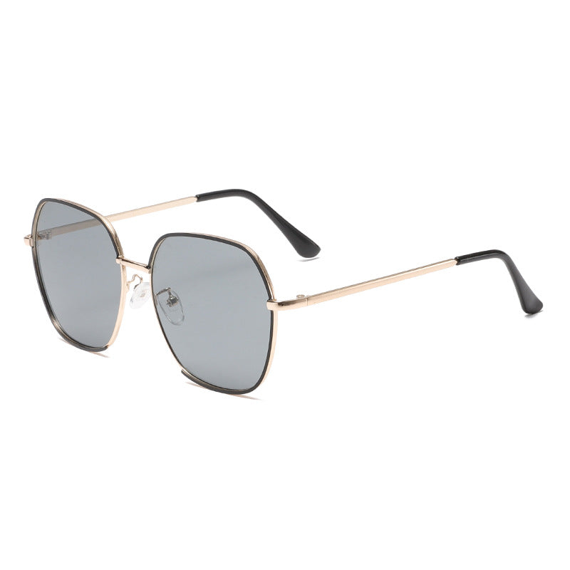 Women Elegant oversized Sunglasses with high-quality metal frame and UV protection Stornfield