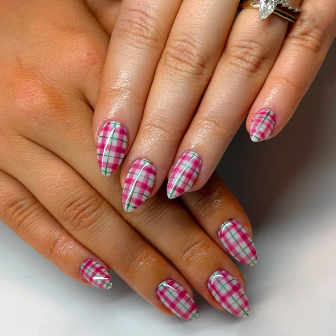 Trendy Checkered Pattern Artificial Nails Stornfield