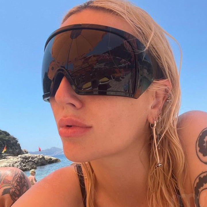 Ladies sporty sunglasses with aerodynamic design Stornfield