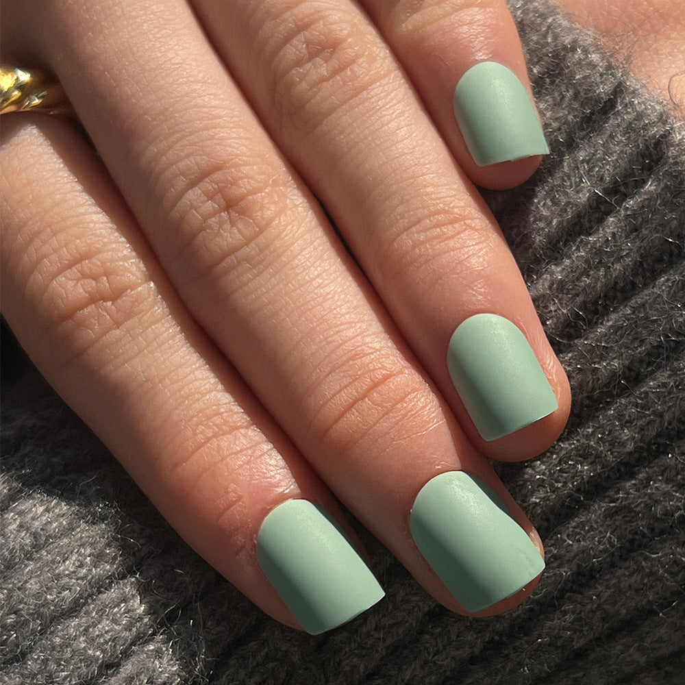 Artificial nail art with matte finish Stornfield