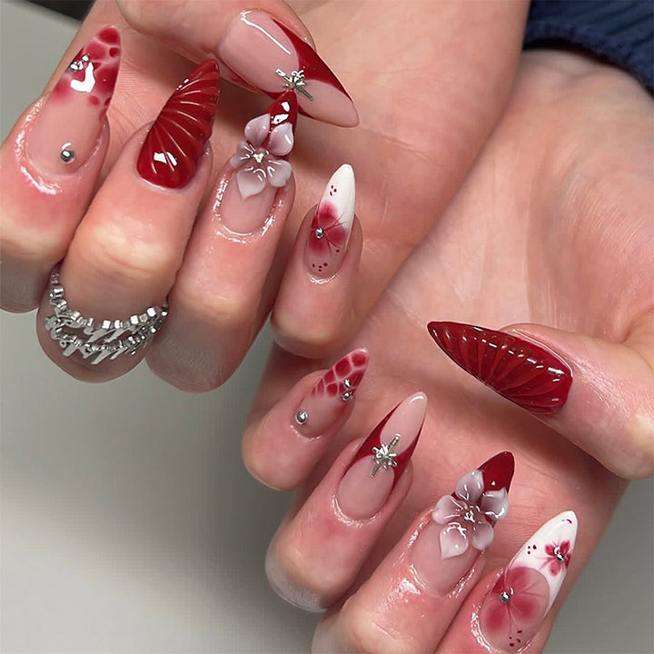 Artful nail set with floral accents Stornfield