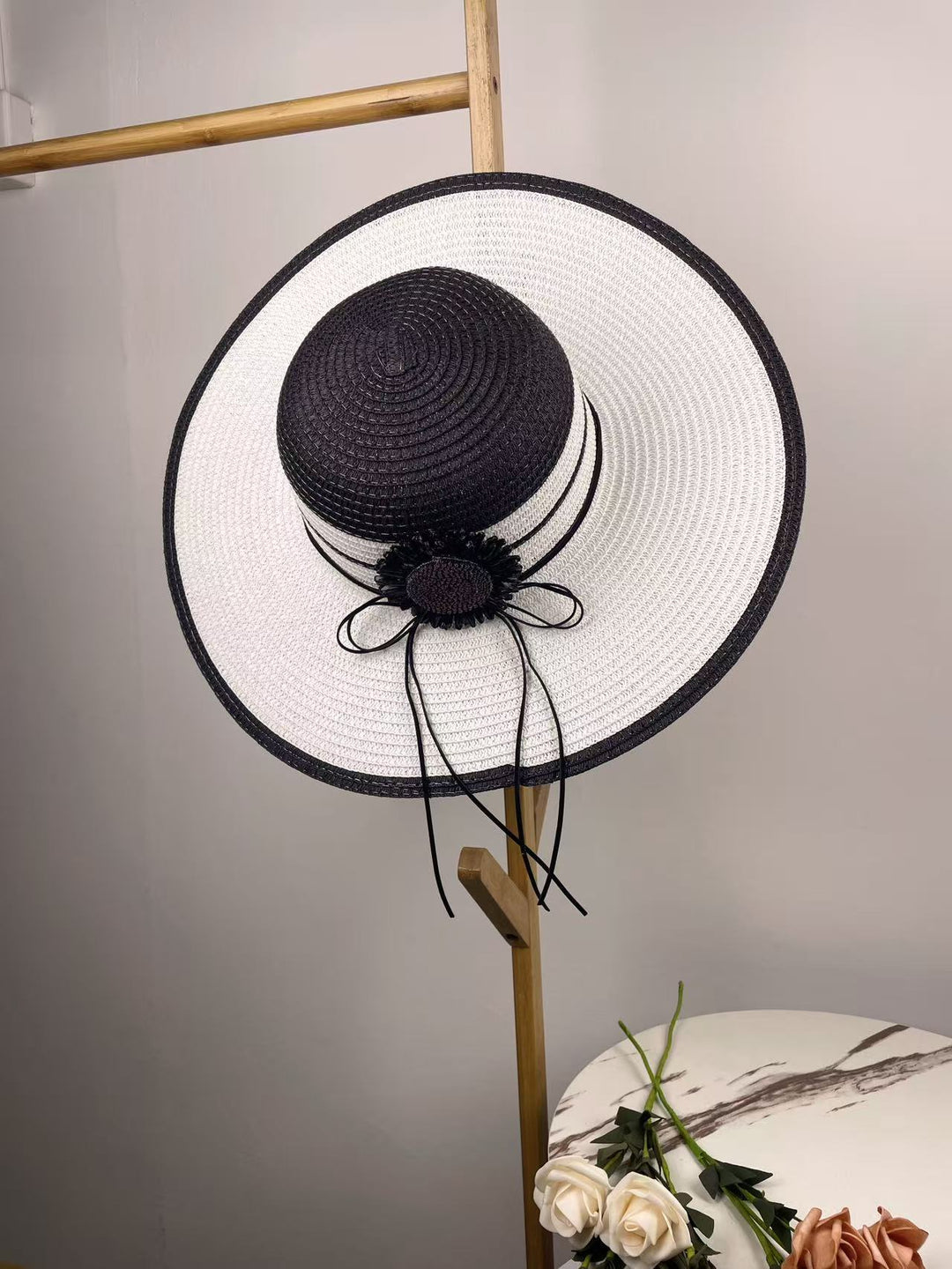 Elegant Beach Bag with Matching Sun Hat Stornfield