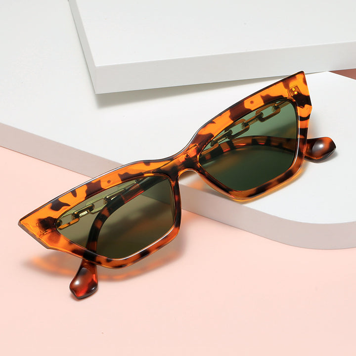 Women edgy cat-eye sunglasses with golden details Stornfield