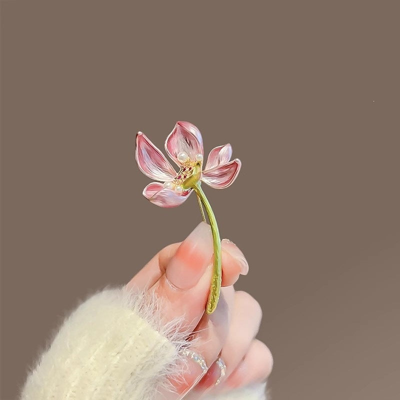 Elegant Flower Brooch Stornfield