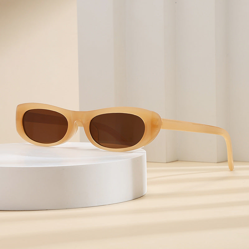 Ladies' fashionable sunglasses in elegant cat-eye style Stornfield
