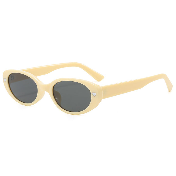 Chic Heart-Embellished Cat-Eye Sunglasses Stornfield