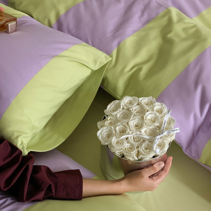 Striped bedding set made of cotton satin with concealed zip fastener
