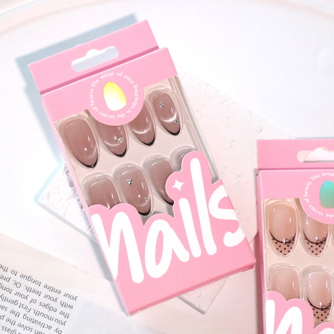 Artificial nail art with pearl and flower decorations Stornfield