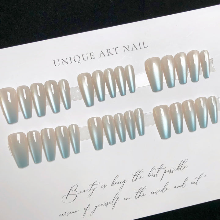 Elegant Press-On Nail Set with Shimmering Finish