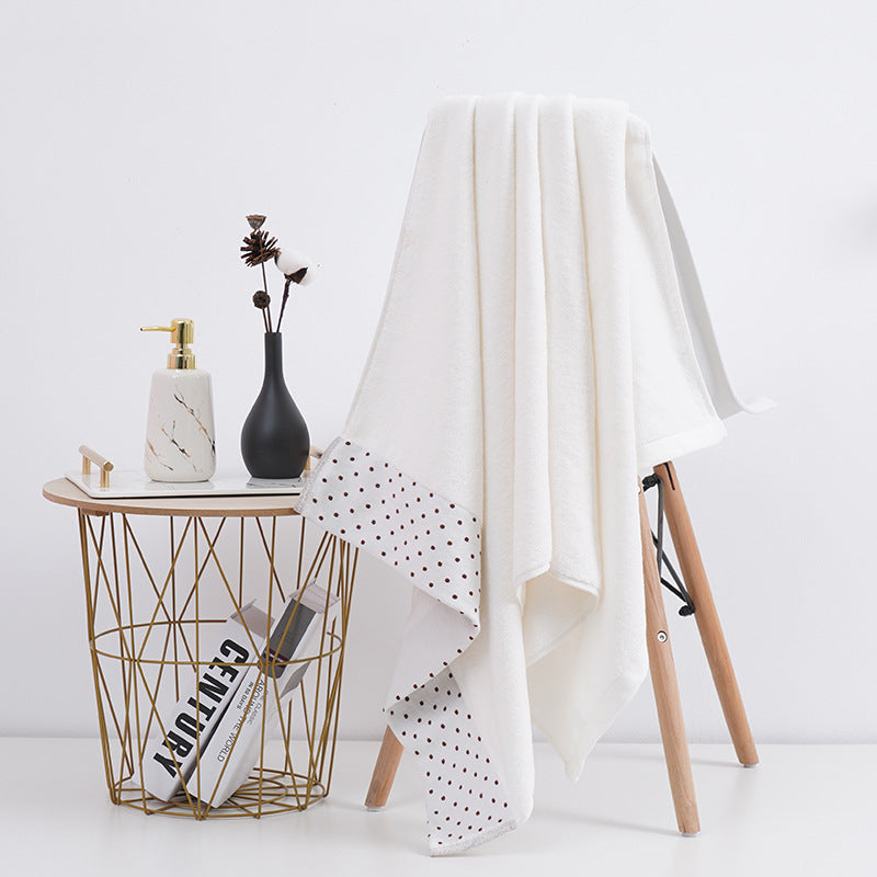 High-Quality Bath Towel with Elegant Border Stornfield