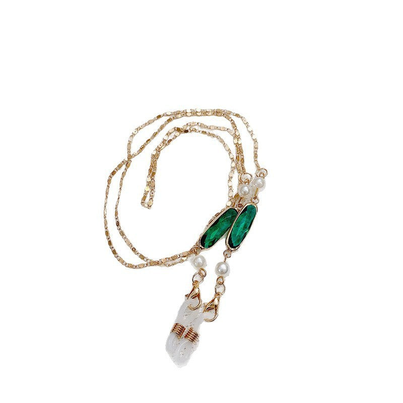 Elegant Necklace with Unique Pendant Stornfield