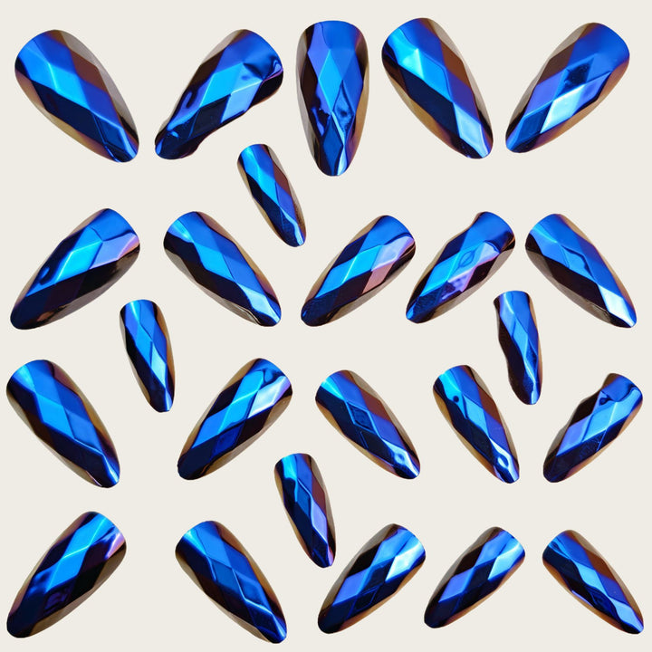 Artificial nails with faceted crystal design Stornfield