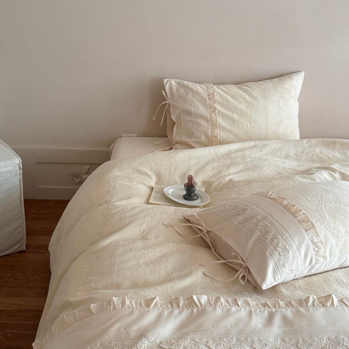 Luxury Jacquard Ruffled Duvet Cover Set with Tie-Closure Pillow Shams