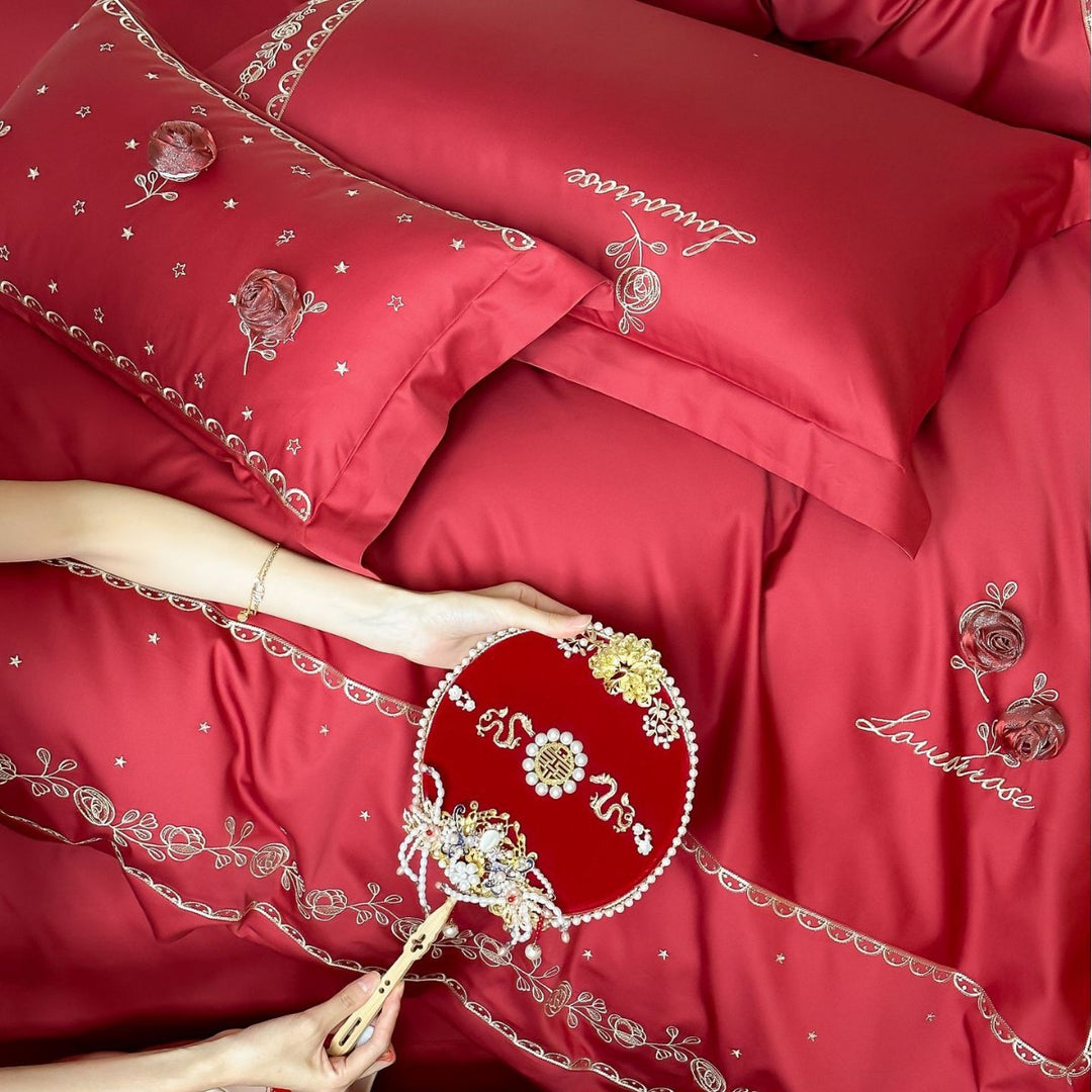 Embroidered duvet cover set made of cotton satin with 3D rose appliqués and decorative border