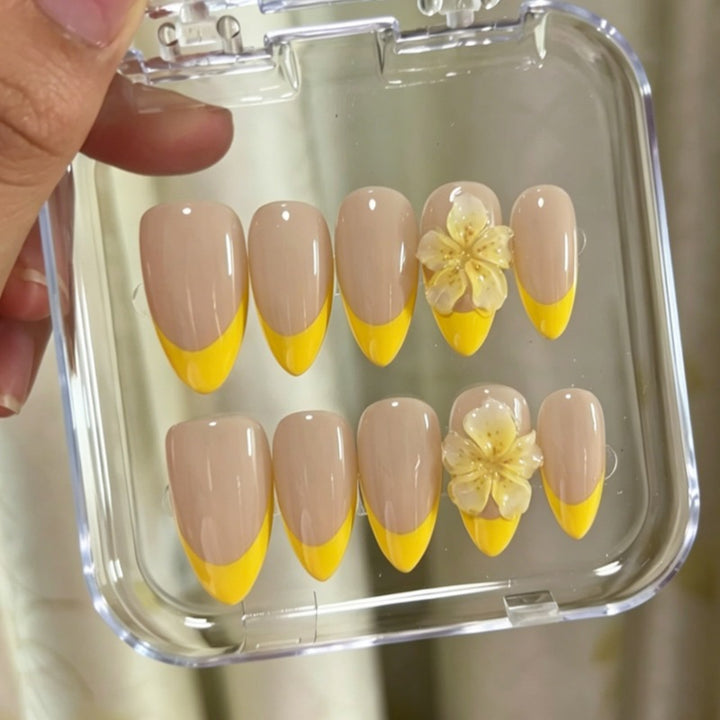 Nature-Themed Artistic Press-On Nail Set Stornfield