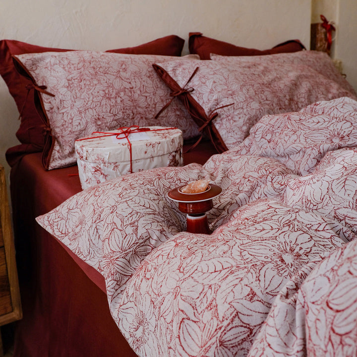 Woven bedding set made of cotton-linen mix with decorative floral jacquard and fine pillow trim