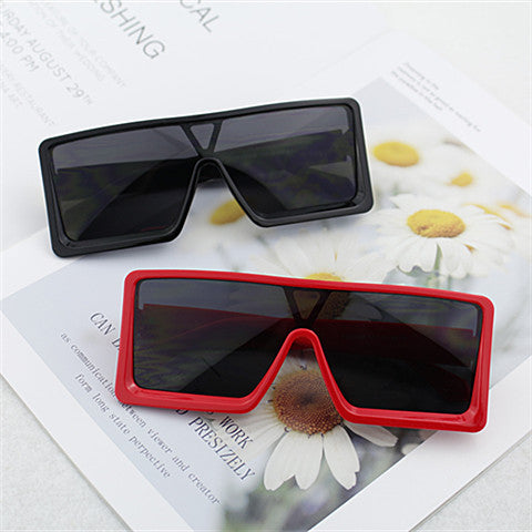 Women's Oversized Sunglasses in Avant-Garde Design Stornfield