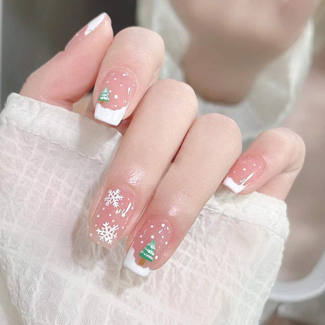 Festive Holiday-Themed Nail Art Stornfield