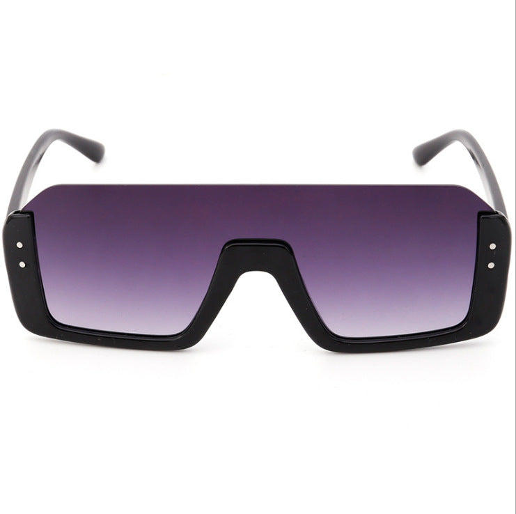 Women's Sporty Shield Sunglasses with Modern Design Stornfield