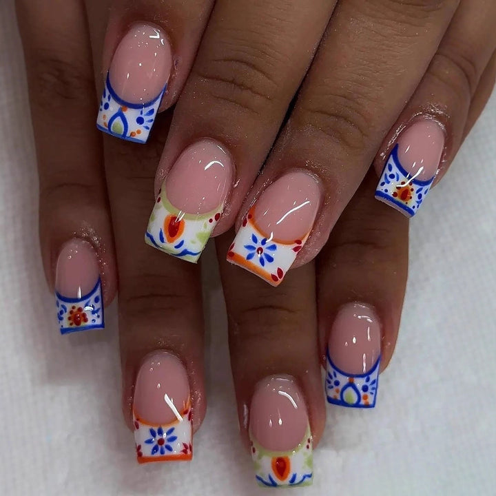 Artificial Nails in Elegant Floral Designs Stornfield
